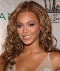 lace-wig-1 wig wearer