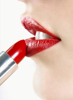 lipstick-2 Applying lipstick