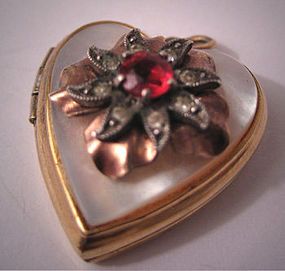 locket1 antique locket